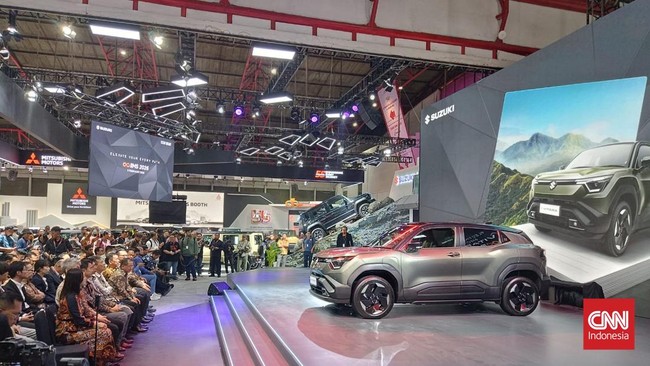 Suzuki eVitara diluncurkan secara resmi di lantai pameran otomotif IIMS 2026.