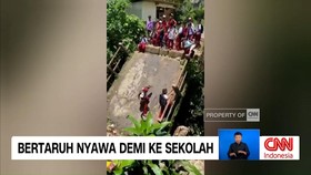 VIDEO: Bertaruh Nyawa Demi Bisa Bersekolah