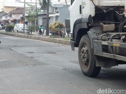 Jalur Tengkorak Pantura Cirebon, Lubang-Gelap Ancaman di Setiap Meter Jalan