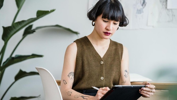 5 Zodiak yang Punya Kreativitas Tinggi, Kadang Kelewat Unik!