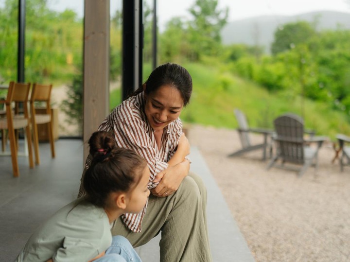 5 Tanda Orang Tua yang Overparenting