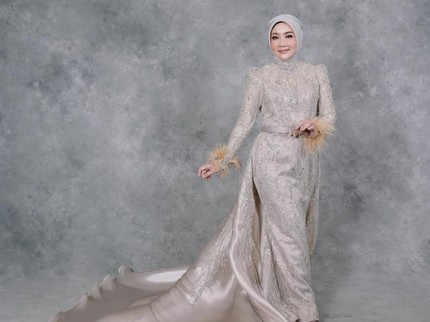 Atalia Praratya Tampil Anggun Pakai Gaun Bak Pengantin, Intip 5 Potretnya