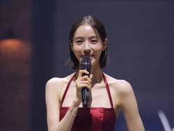 Lee Da Hee Jadi Host Survival Show Baking Pertama di Korea