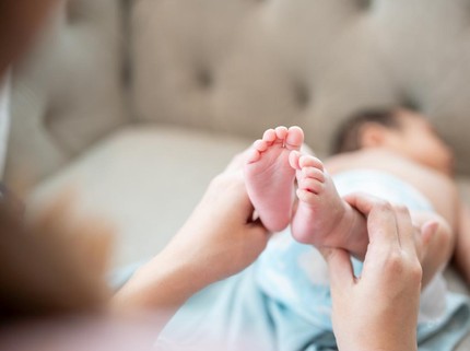 Berapa Kali Normalnya Bayi Baru Lahir BAB?