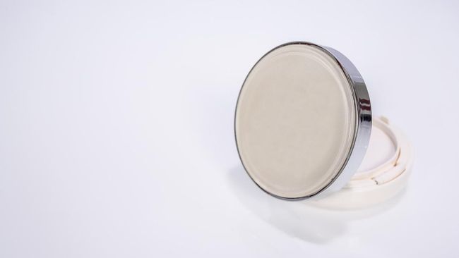 Cara Pakai Cushion yang Benar agar Makeup Nempel Sempurna