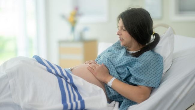 Cemas Hadapi Persalinan? Ini Cara Menghilangkan Ketakutan saat Melahirkan