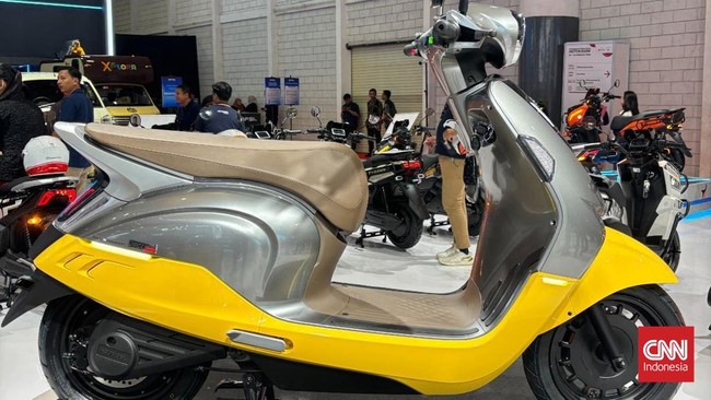 Menyasar segmen entry level, motor eMotor QT dan QT Pro dijual Rp15 juta dan Rp18,9 juta.