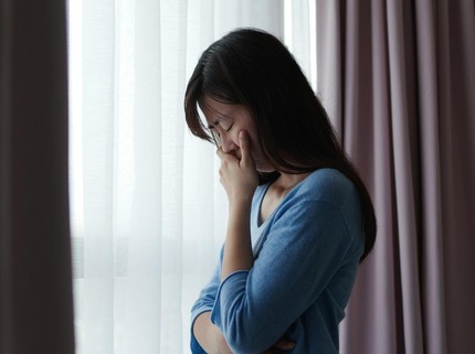 7 Kebiasaan yang Diam-diam Menghambat Kebahagiaan di 2026, Hentikan dari Sekarang