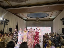 Danar Hadi Rilis Koleksi Batik untuk Imlek dan Ramadan Sekar Setaman