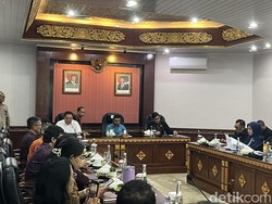 DPD RI Soroti Kekurangan Guru di Bali