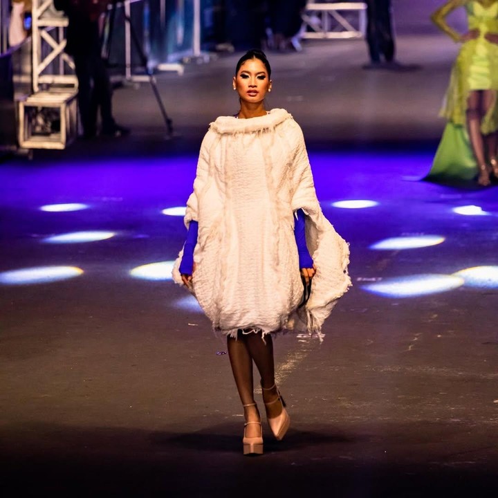 <p>Aktivitas tersebut sering ia bagikan melalui akun Instagram pribadi. Salah satunya saat Natalie berjalan di atas panggung peragaan busana. &ldquo;Tidak menyangka bisa menjadi bagian dari Jember Fashion Carnaval 2025,&rdquo; tulis Natalie, dikutip dari laman Instagram <em>@jemberfashioncarnaval,</em> Jumat (6/2/2026).&nbsp;(Foto: Instagram @nataliehutagulung_)</p>