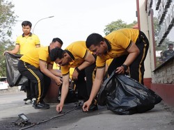 Peduli Lingkungan, Polres Grobogan Bersihkan Sampah di Jalan-Objek Wisata
