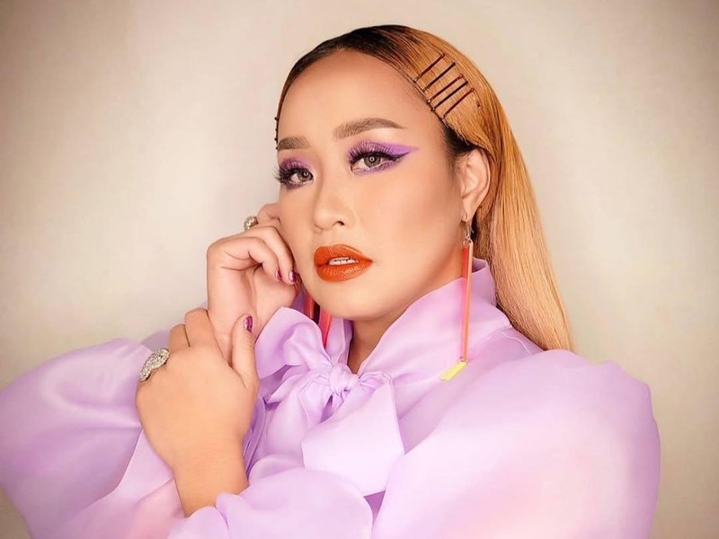 Pinkan Mambo Todong Bayaran ke Fans yang Mau Foto: Duitnya Mana?