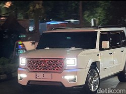 Syukuran HUT Ke-18 Gerindra, Prabowo Tiba di Kertanegara