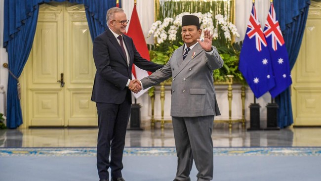 Prabowo mengajak Australia berinvestasi di sektor mineral kritis kala menerima kunjungan PM Australia Anthony Albanese di Istana Merdeka, Jakarta, Jumat (6/2).
