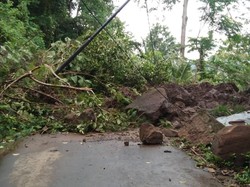 Diguyur Hujan Deras, Longsor-Banjir Landa Karangasem