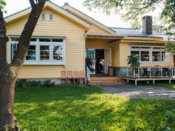 8 Tips Fengsui Teras Depan Rumah agar Nyaman dan Membawa Energi Positif