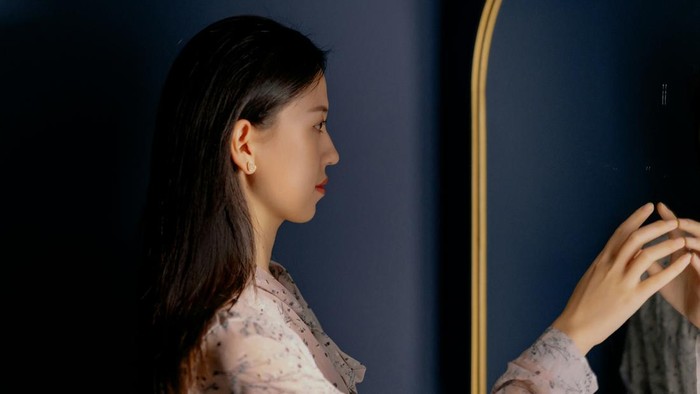 “Tidak ada yang permanen dalam hidup”. Kalimat ini untuk meyakinkan diri bahwa semua masalah akan berlalu.