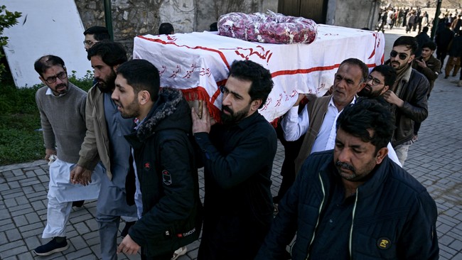 Sejumlah korban bom bunuh diri di sebuah masjid di Islamabad, Pakistan, dijadwalkan akan dimakamkan pada Sabtu (7/2).
