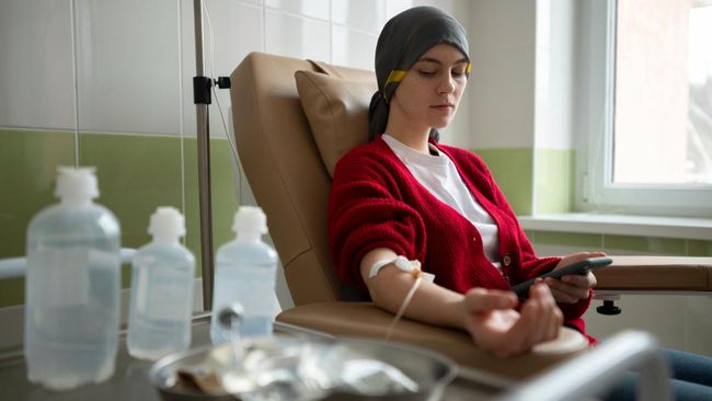 Cuci darah atau hemodialisis biasanya diperlukan pada pasien dengan gagal ginjal.