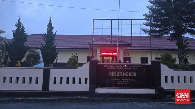 Polres Ngada menghentikan penyelidikan kasus kematian siswa SD di Desa Nenowea. Tidak ditemukan unsur pidana, dan korban tidak mengalami perundungan.