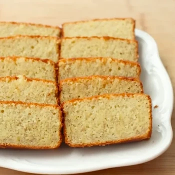 Anti Gagal! Resep Banana Cake ala Chef Devina Hermawan untuk Teman Ngeteh Akhir Pekan
