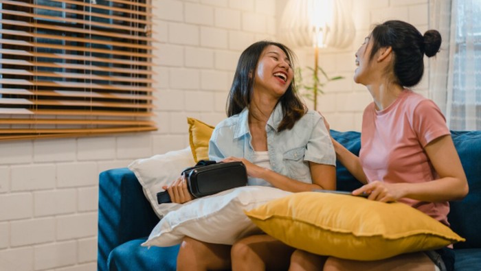 4 Zodiak yang Paling Suka Roasting Diri Sendiri