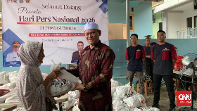 Artha Graha Peduli Salurkan Paket Sembako ke Warga di Serang