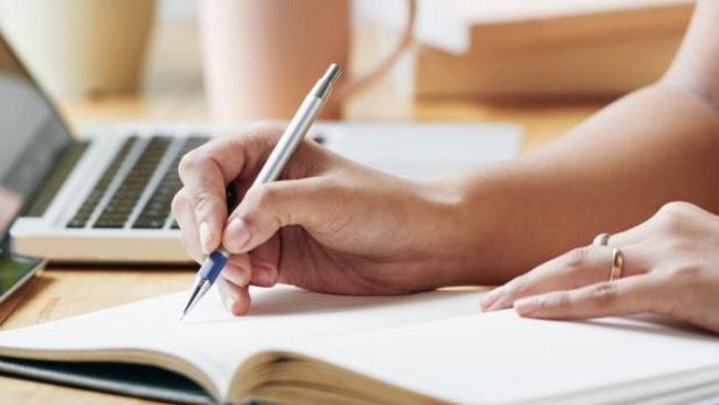 Mengapa Tulisan Penting Tak Selalu Harus Puitis