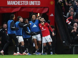 Satu Kemenangan Lagi, Fans MU Ini Akhirnya Bisa Potong Rambut