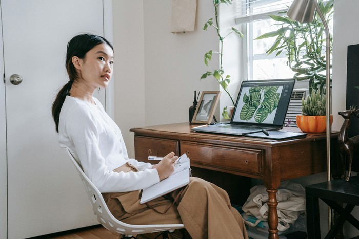 Capricorn yang terlahir pada hari Senin cenderung pemalu, pendiam, dan introvert.