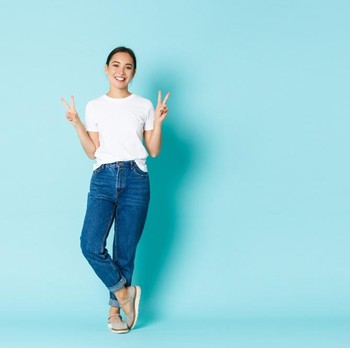 3 Alasan Kenapa Berdiri Lebih Sering Bisa Bantu Bakar Kalori Harian