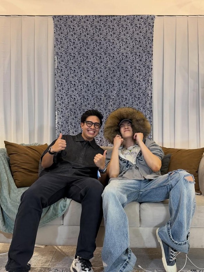 Taeyong juga membagikan potretnya bersama Jerome Polin, content creator yang sebelumnya pernah berkolaborasi bersama sang idol dalam sejumlah konten./ Foto: instagram.com/nct