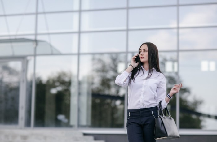 Taurus sering terlambat karena terlalu menikmati kenyamanan. Mereka tidak suka terburu-buru./ Foto: freepik.com/prostooleh