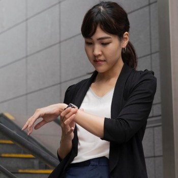 Punya Kepribadian Santai, Deretan Zodiak yang Dikenal Paling Sering Terlambat