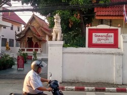 Sungguh Terlalu, Turis Australia Ketahuan Corat-coret Kuil Thailand