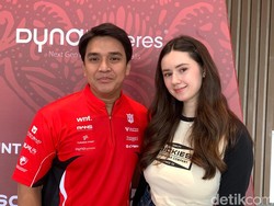 Billy Syahputra Ikut Turnamen Biliar Internasional, Vika Kolesnaya Beri Semangat