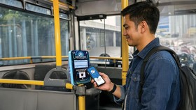 BRImo Rilis Fitur QRIS Tap, Bayar TransJakarta Jadi Praktis dan Mudah