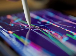 TLKM Menguat Saat IHSG Terkoreksi 2%, PANI Capai Target Penjualan, BUKA Siapkan Buyback