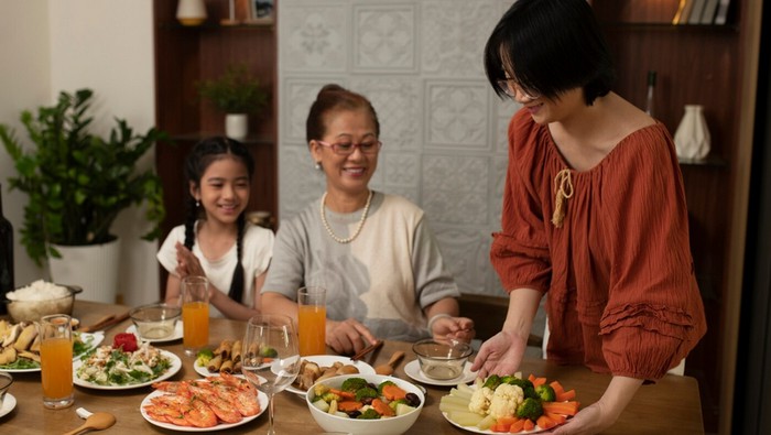 Manis, Gurih, dan Penuh Makna, 4 Camilan Khas Imlek yang Wajib Ada di Meja