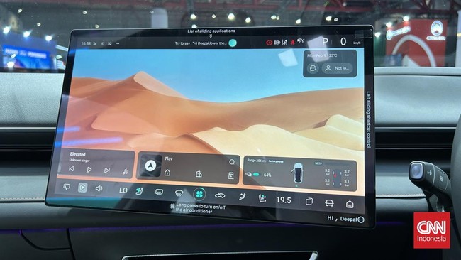 Pemerintah China bakal menerapkan aturan mulai 1 Juli 2027 yang membatasi kontrol mobil di monitor layar sentuh.