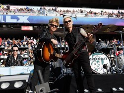 Green Day Akhirnya Tampil di Super Bowl LX, Tapi Lirik Politisnya Dihilangkan