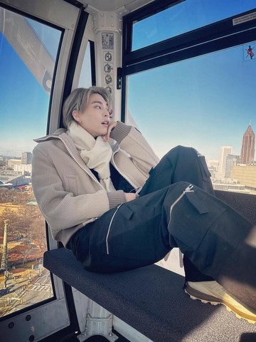 6 Potret Johnny NCT yang Pancarkan Pesona 'Boyfriend Material'