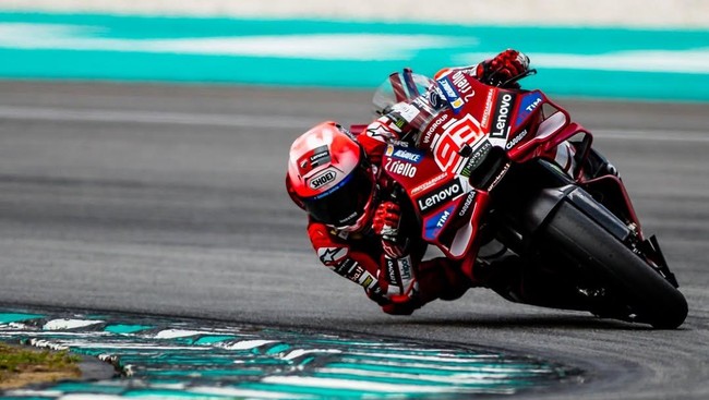 Direktur Olahraga Ducati, Mauro Grassilli, mengungkapkan titik terang perpanjangan kontrak dengan Marc Marquez untuk MotoGP 2027 mendatang.