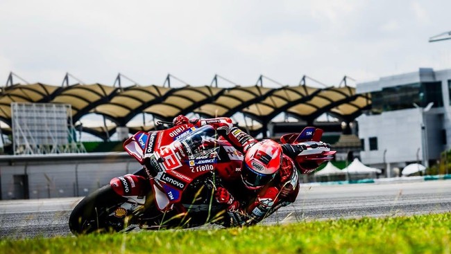 Legenda MotoGP Jorge Lorenzo menyebut pembalap Ducati Marc Marquez kini makin menakutkan setelah kembali dari cedera.