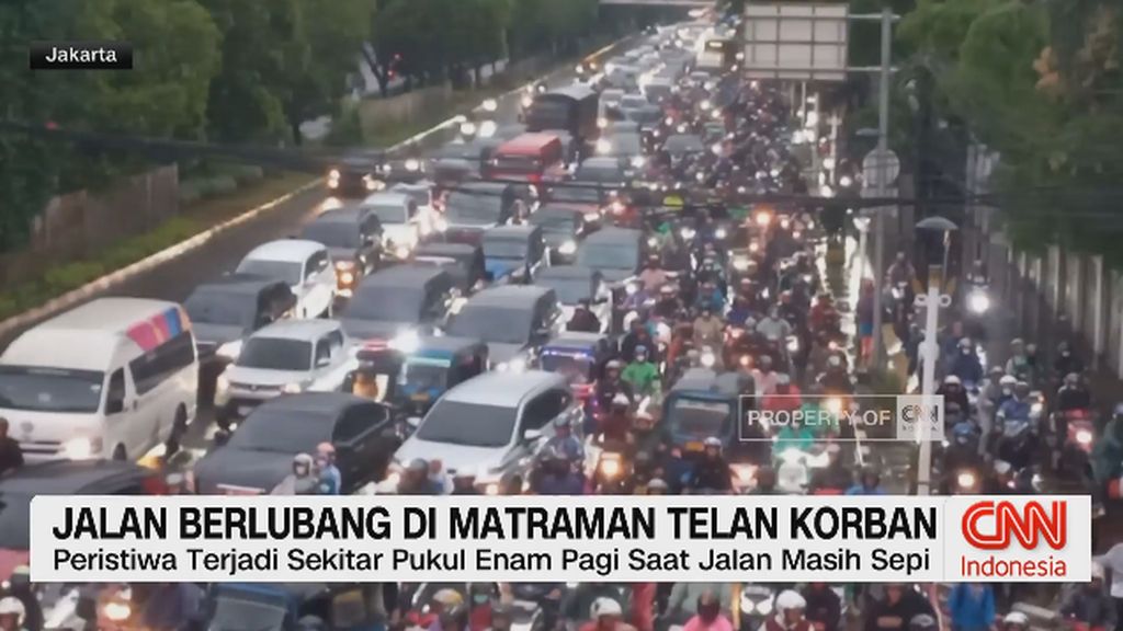VIDEO: Jalan Berlubang di Matraman Telan Korban
