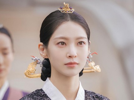 5 Potret Gong Seung Yeon, Pemeran Ibu Suri di Drakor 'Perfect Crown' yang Juga Eks Trainee SM Entertainment