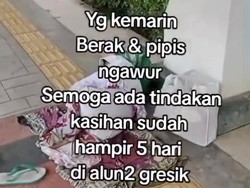 Viral, Wanita Diduga ODGJ Buang Air hingga BAB di Alun Alun Gresik
