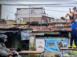 Barongsai dari Pinggir Jalan: Semangat Bocah Pagarsih Sambut Imlek 2026