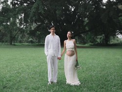 7 Foto Maternity Shenina Cinnamon Bareng Angga Yunanda dengan Bohemian Style